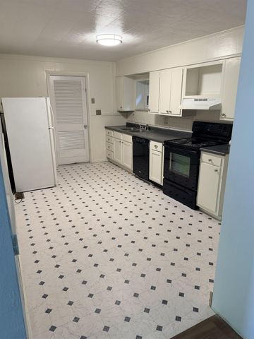 503 Green Valley Rd, Huntington, WV 25701