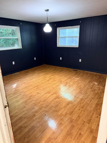 503 Green Valley Rd, Huntington, WV 25701