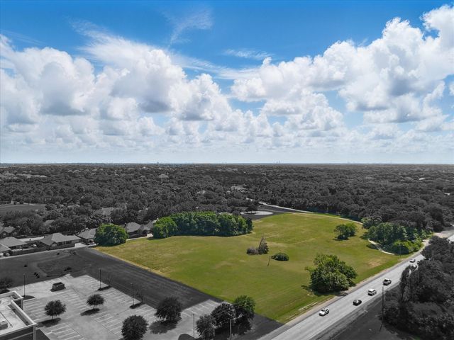 699 W Wintergreen Road, Desoto, TX 75115