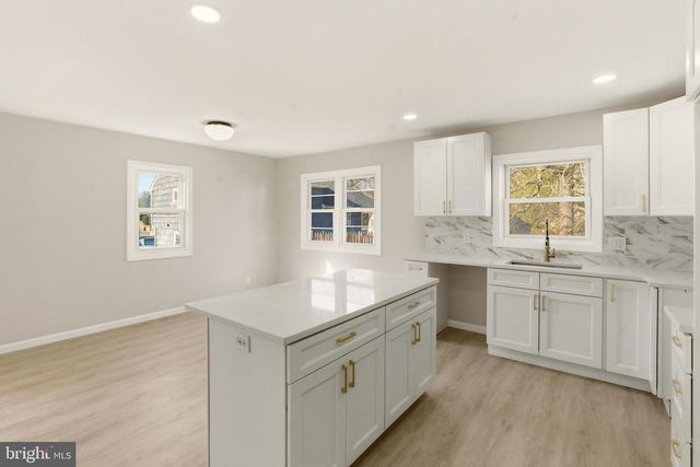 102 DAWN DR, Mount Holly, NJ 08060