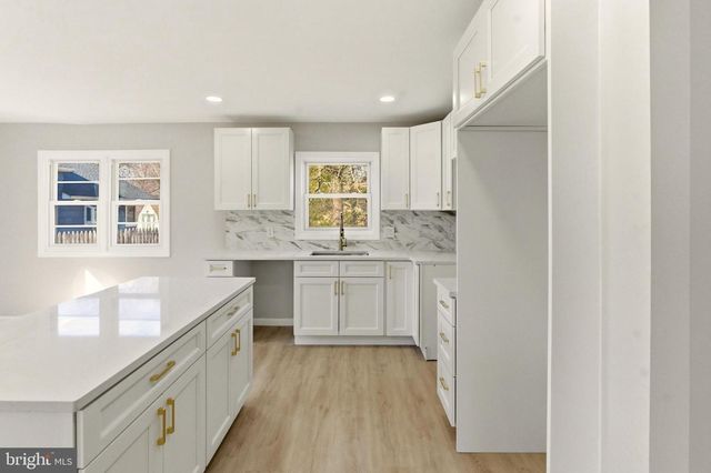 102 DAWN DR, Mount Holly, NJ 08060