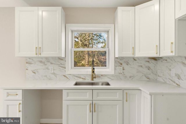 102 DAWN DR, Mount Holly, NJ 08060