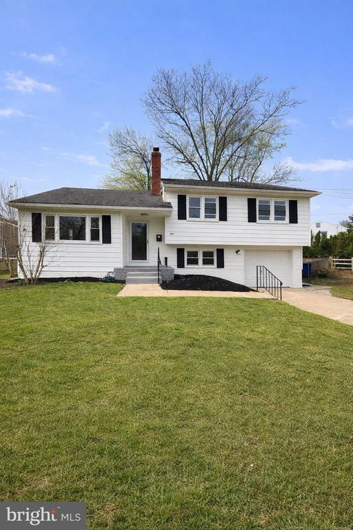 102 DAWN DR, Mount Holly, NJ 08060