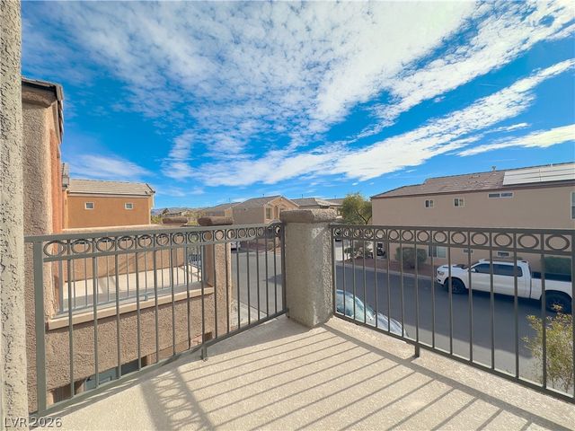 6952 Graceful Cloud Avenue, Henderson, NV 89011