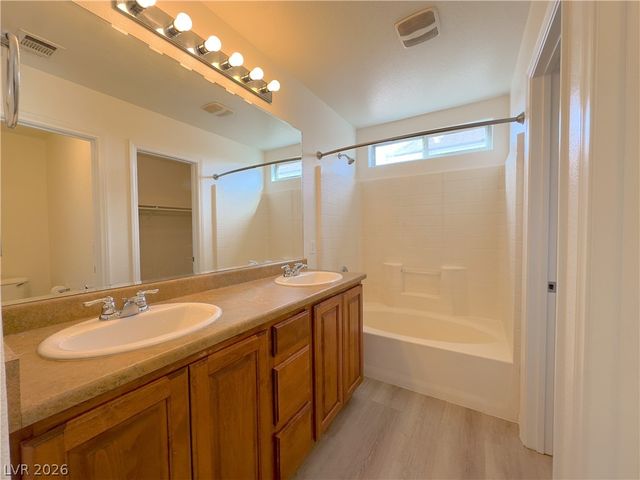 6952 Graceful Cloud Avenue, Henderson, NV 89011