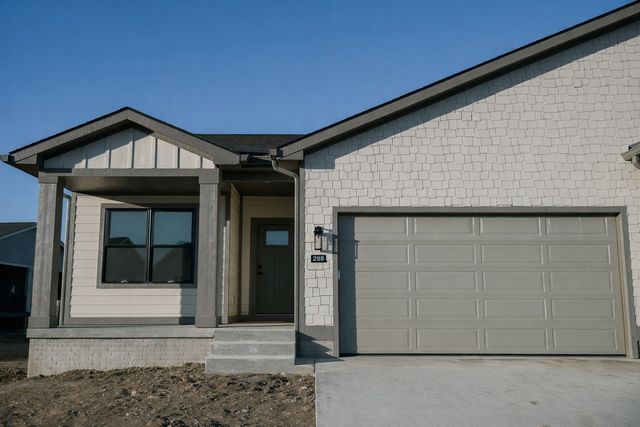 256 S Zinnia Court, West Des Moines, IA 50266