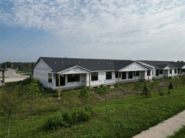 256 S Zinnia Avenue, West Des Moines, IA 50266