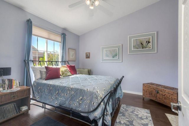1061 Via Carina, Vista, CA 92081