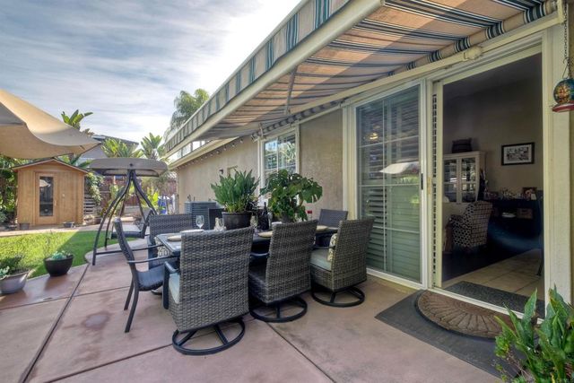 1061 Via Carina, Vista, CA 92081