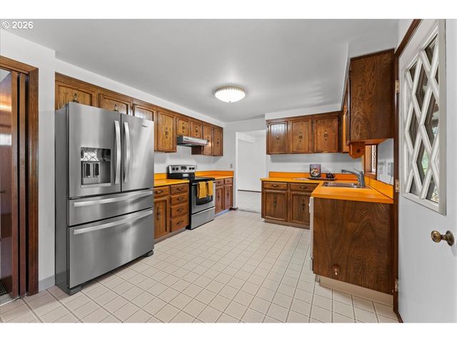 270 Ne 20TH Pl, Hillsboro, OR 97124