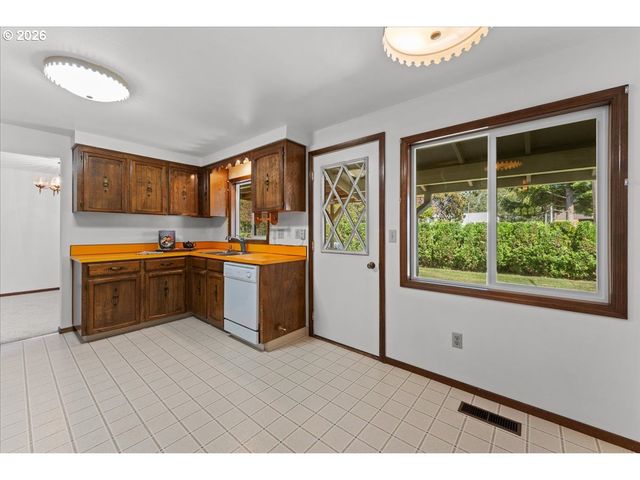 270 Ne 20TH Pl, Hillsboro, OR 97124