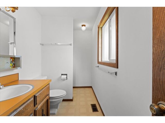 270 Ne 20TH Pl, Hillsboro, OR 97124