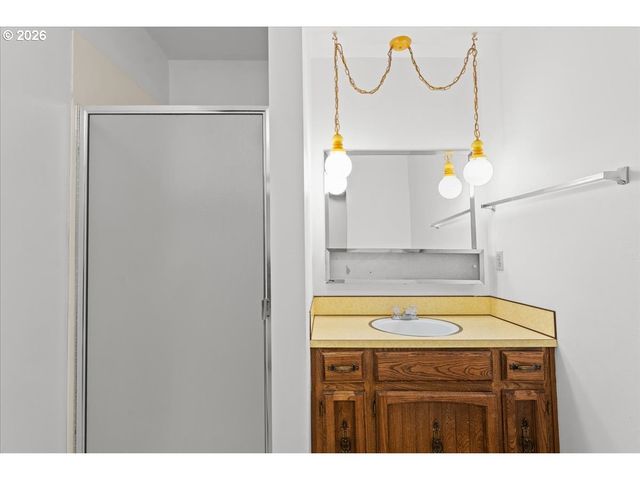 270 Ne 20TH Pl, Hillsboro, OR 97124