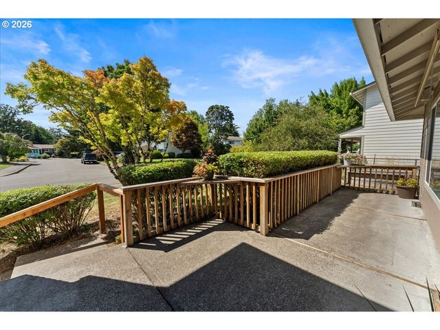 270 Ne 20TH Pl, Hillsboro, OR 97124