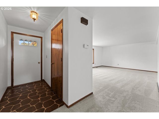 270 Ne 20TH Pl, Hillsboro, OR 97124