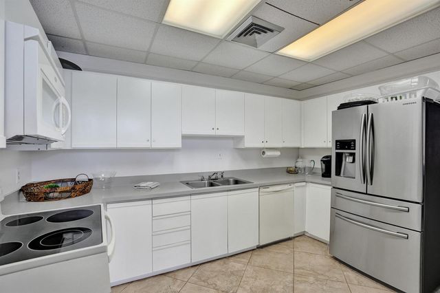 400 Ocean Trail Way 308, Jupiter, FL 33477