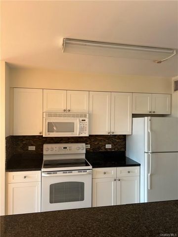 300 Mamaroneck Avenue 729, White Plains, NY 10605