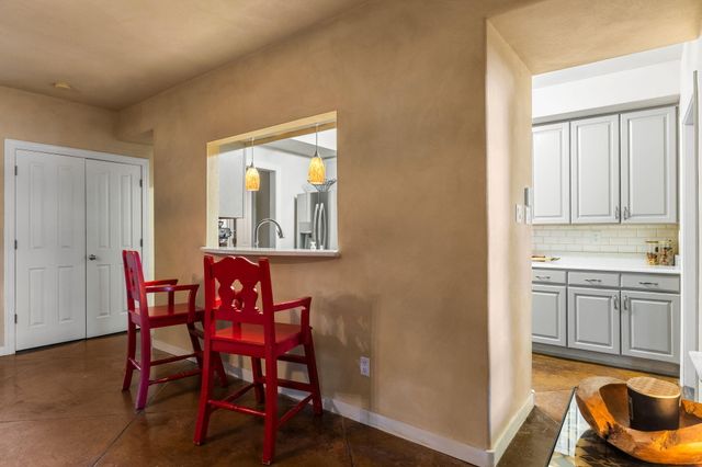 336 Los Ranchos Road NW, Los Ranchos, NM 87107