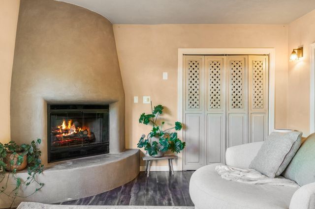 336 Los Ranchos Road NW, Los Ranchos, NM 87107