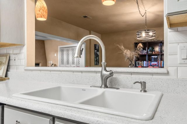 336 Los Ranchos Road NW, Los Ranchos, NM 87107