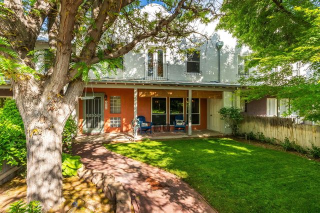 336 Los Ranchos Road NW, Los Ranchos, NM 87107