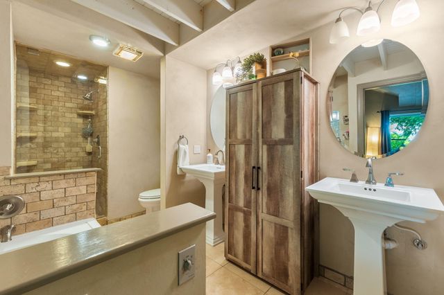 336 Los Ranchos Road NW, Los Ranchos, NM 87107