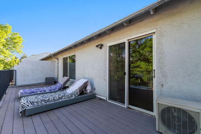 336 Los Ranchos Road NW, Los Ranchos, NM 87107