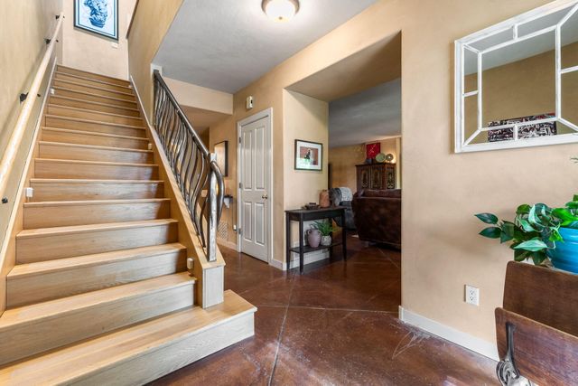 336 Los Ranchos Road NW, Los Ranchos, NM 87107