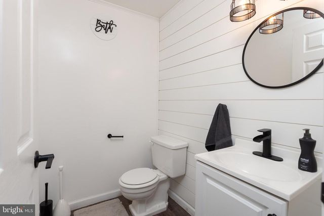 12124 BUTTONWOOD LN, Middle River, MD 21220