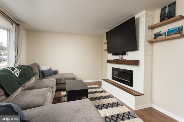 12124 BUTTONWOOD LN, Middle River, MD 21220