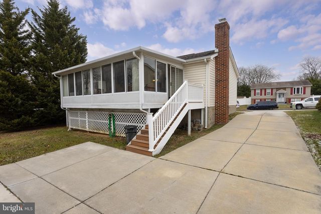 12124 BUTTONWOOD LN, Middle River, MD 21220