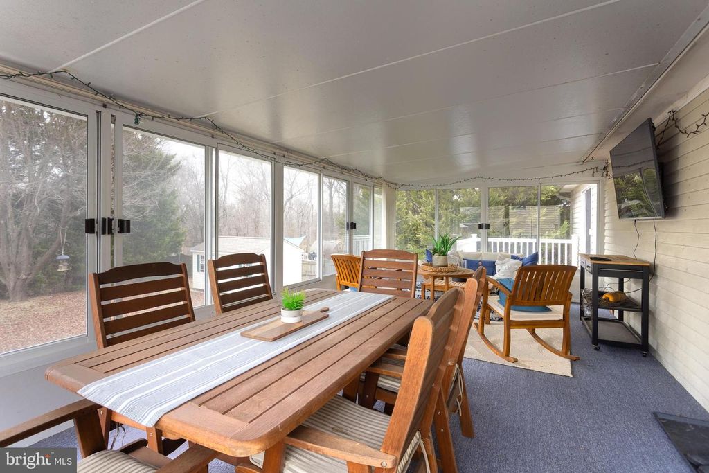 Image 11 of property listing at 12124 BUTTONWOOD LN, Middle River, MD 21220