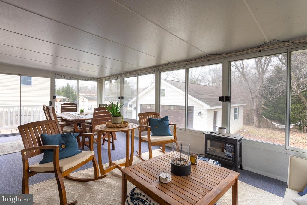 Image 13 of property listing at 12124 BUTTONWOOD LN, Middle River, MD 21220