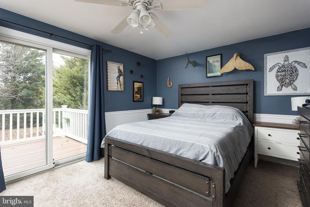 Image 14 of property listing at 12124 BUTTONWOOD LN, Middle River, MD 21220