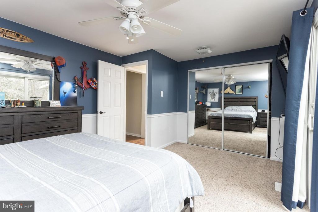 Image 16 of property listing at 12124 BUTTONWOOD LN, Middle River, MD 21220