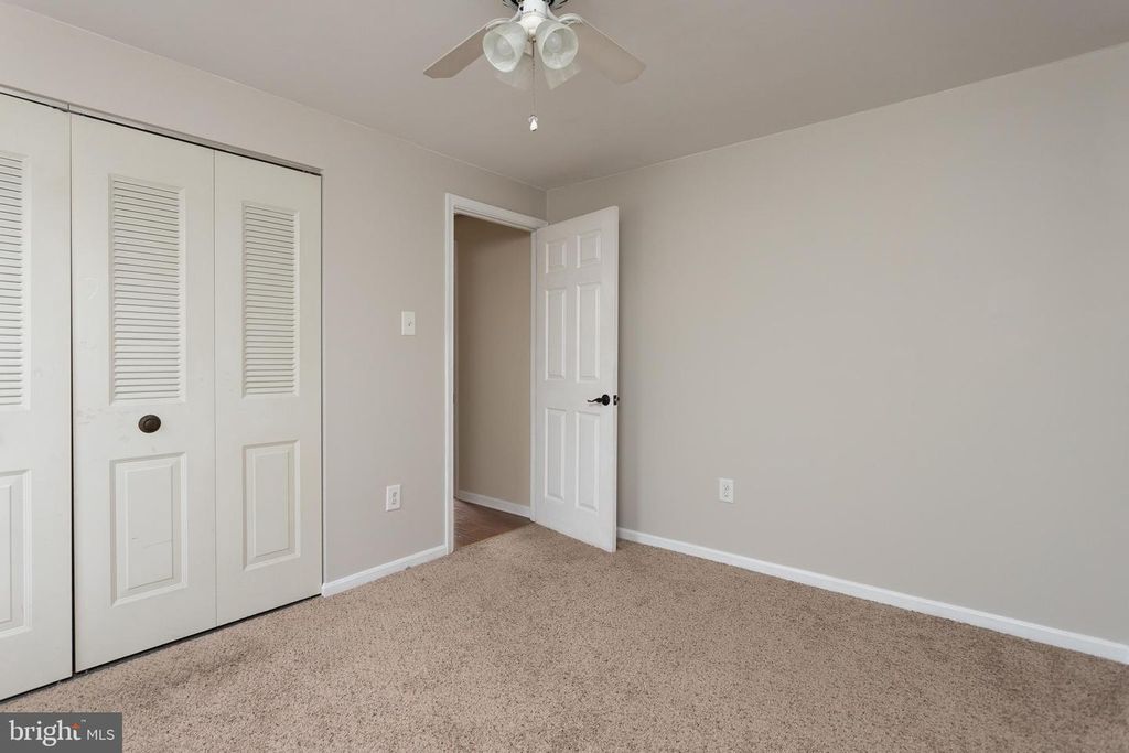 Image 20 of property listing at 12124 BUTTONWOOD LN, Middle River, MD 21220