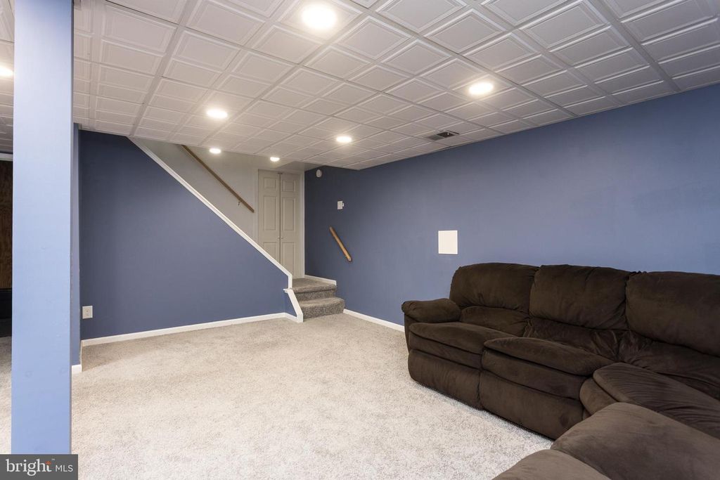 Image 24 of property listing at 12124 BUTTONWOOD LN, Middle River, MD 21220