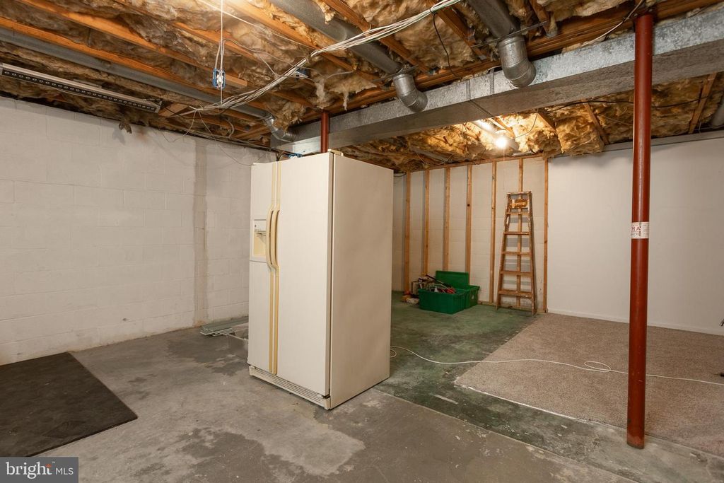 Image 28 of property listing at 12124 BUTTONWOOD LN, Middle River, MD 21220