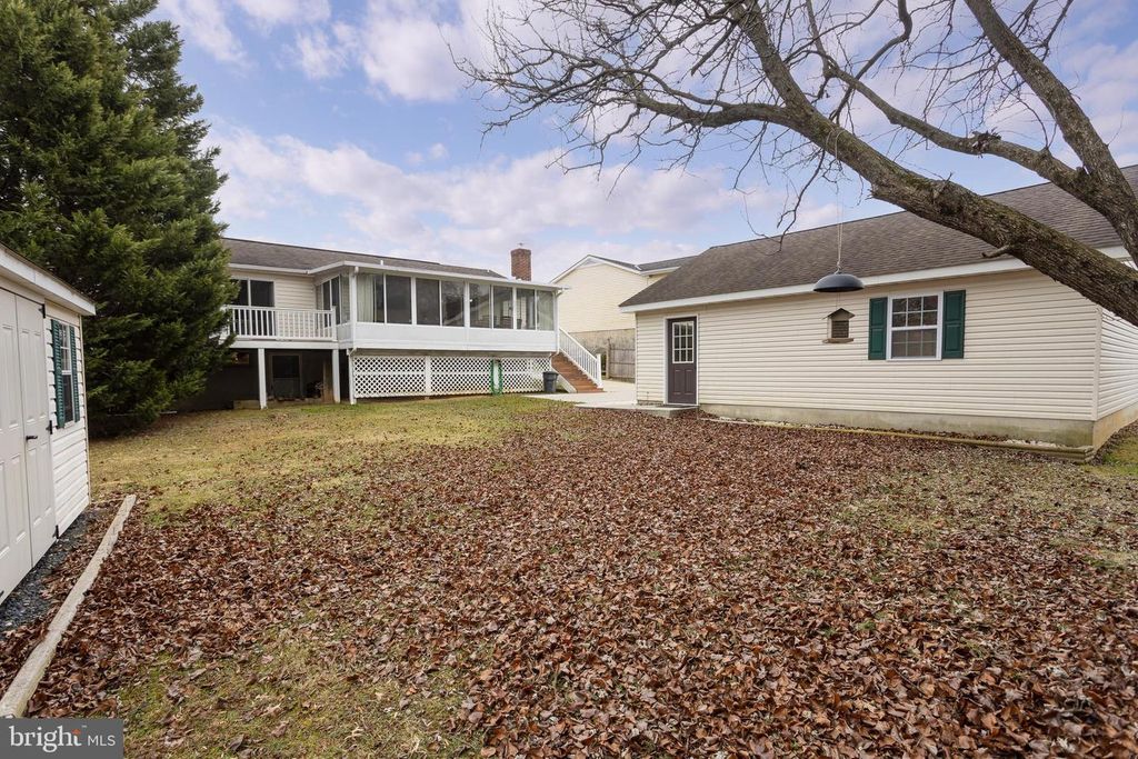 Image 32 of property listing at 12124 BUTTONWOOD LN, Middle River, MD 21220