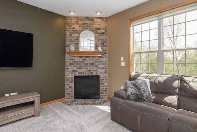 426 Augusta DRIVE, Mukwonago, WI 53149