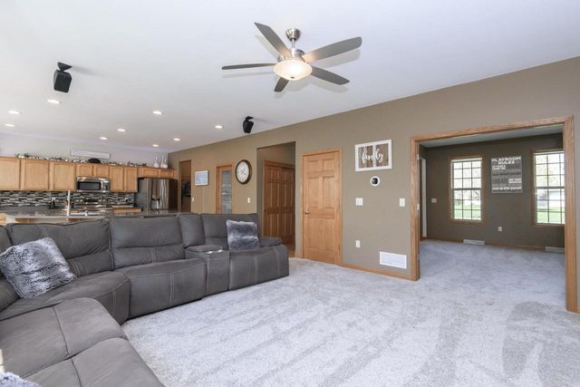 426 Augusta DRIVE, Mukwonago, WI 53149