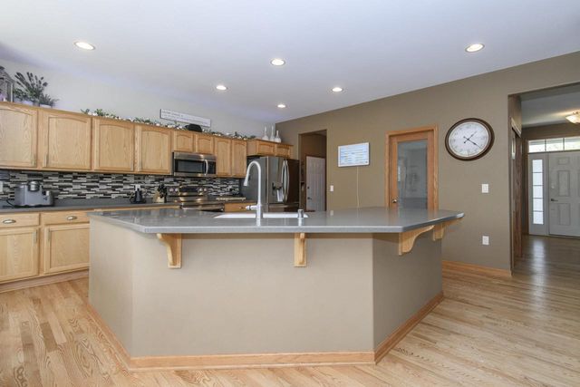 426 Augusta DRIVE, Mukwonago, WI 53149