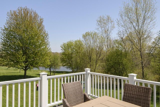 426 Augusta DRIVE, Mukwonago, WI 53149