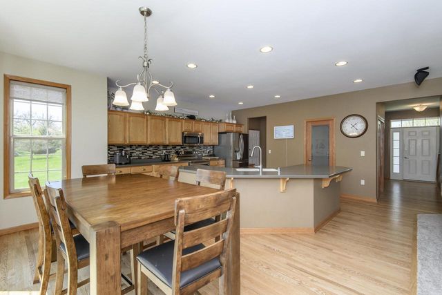 426 Augusta DRIVE, Mukwonago, WI 53149