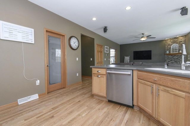 426 Augusta DRIVE, Mukwonago, WI 53149