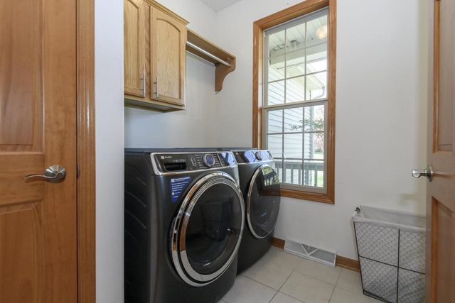 426 Augusta DRIVE, Mukwonago, WI 53149