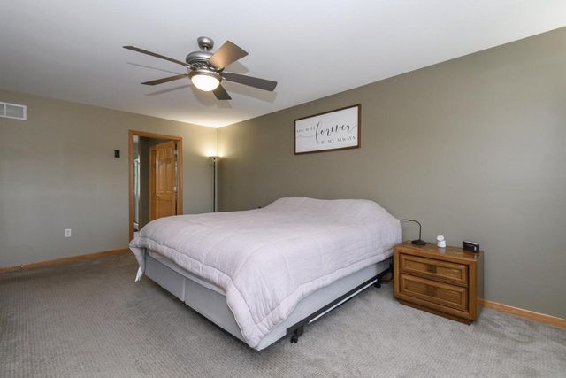 426 Augusta DRIVE, Mukwonago, WI 53149