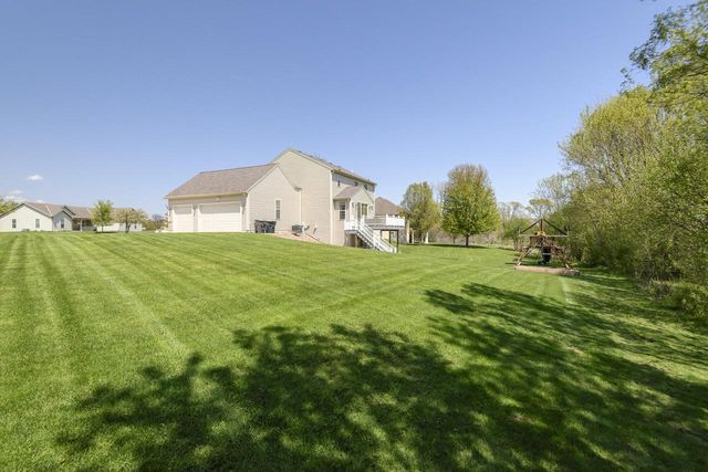 426 Augusta DRIVE, Mukwonago, WI 53149
