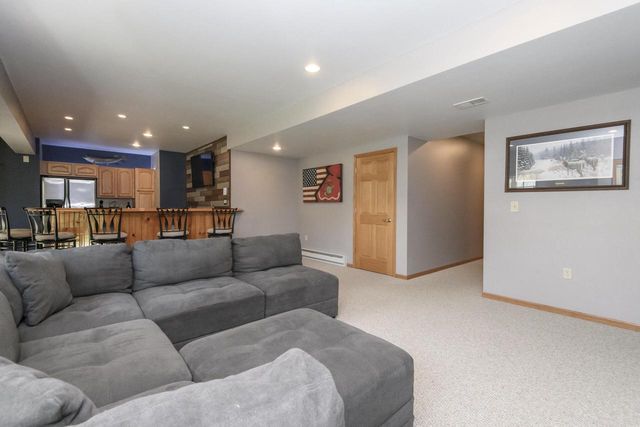 426 Augusta DRIVE, Mukwonago, WI 53149