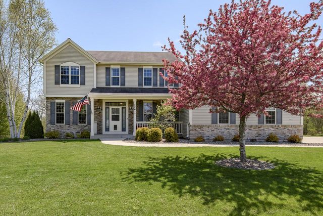 426 Augusta DRIVE, Mukwonago, WI 53149